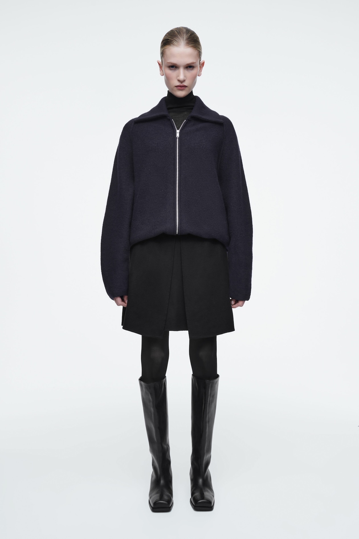 Мини-юбка из смесовой шерсти с складкой COS, черный
Мини-юбка из смесовой шерсти с складкой COS, черный