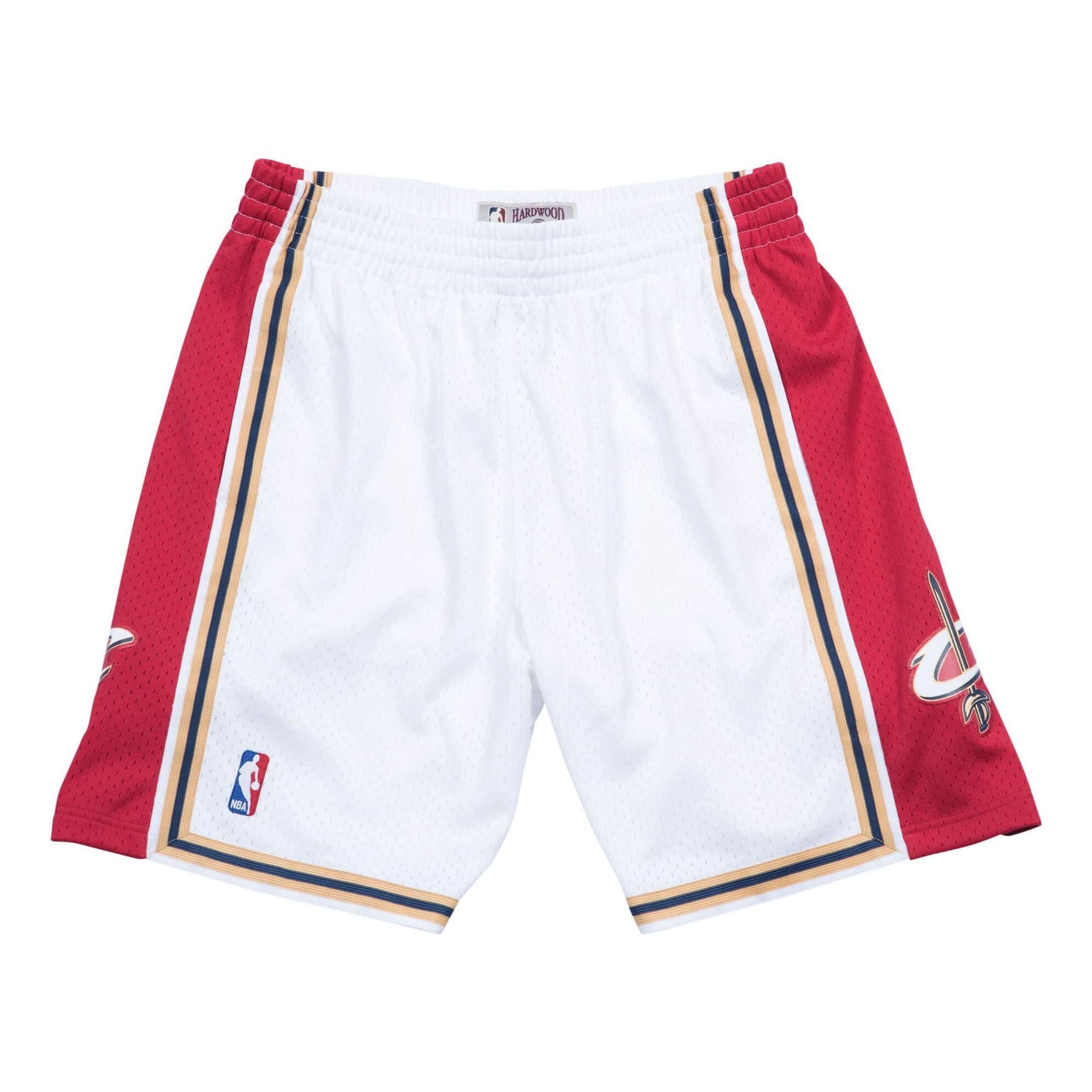 Шорты Mitchell & Ness NBA Swingman, домашняя форма «Кливленд Кавальерс», сезон 2003-04, цвет «белый красный»
Шорты Mitchell & Ness NBA Swingman, домашняя форма «Кливленд Кавальерс», сезон 2003-04, цвет «белый красный»