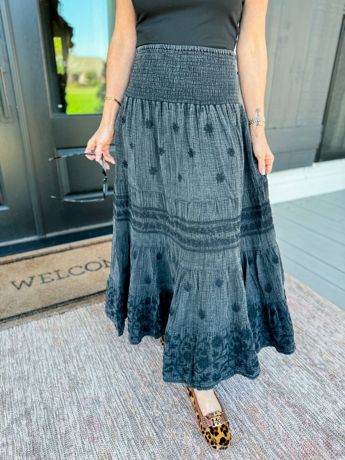 Gauzee Юбка с вышивкой в темных тонах Ivy Jane, Dark
Gauzee Юбка с вышивкой в темных тонах Ivy Jane, Dark