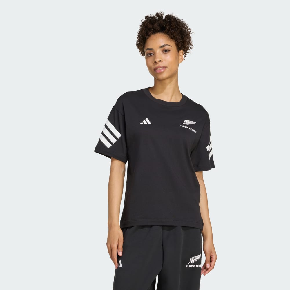 Футболка Adidas Black Ferns 3-Stripes Tee, цвет All Black
Футболка Adidas Black Ferns 3-Stripes Tee, цвет All Black