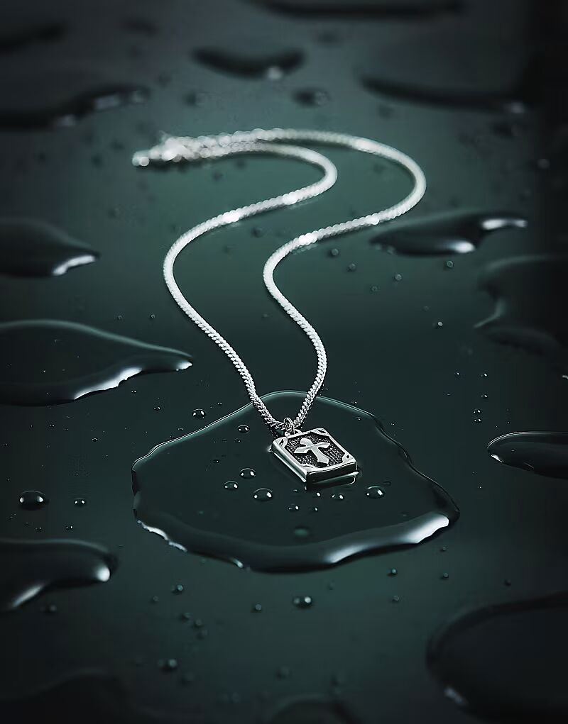 Водонепроницаемый прямоугольный кулон из нержавеющей стали с полированным крестом в серебряном цвете Asos Design
Водонепроницаемый прямоугольный кулон из нержавеющей стали с полированным крестом в серебряном цвете Asos Design