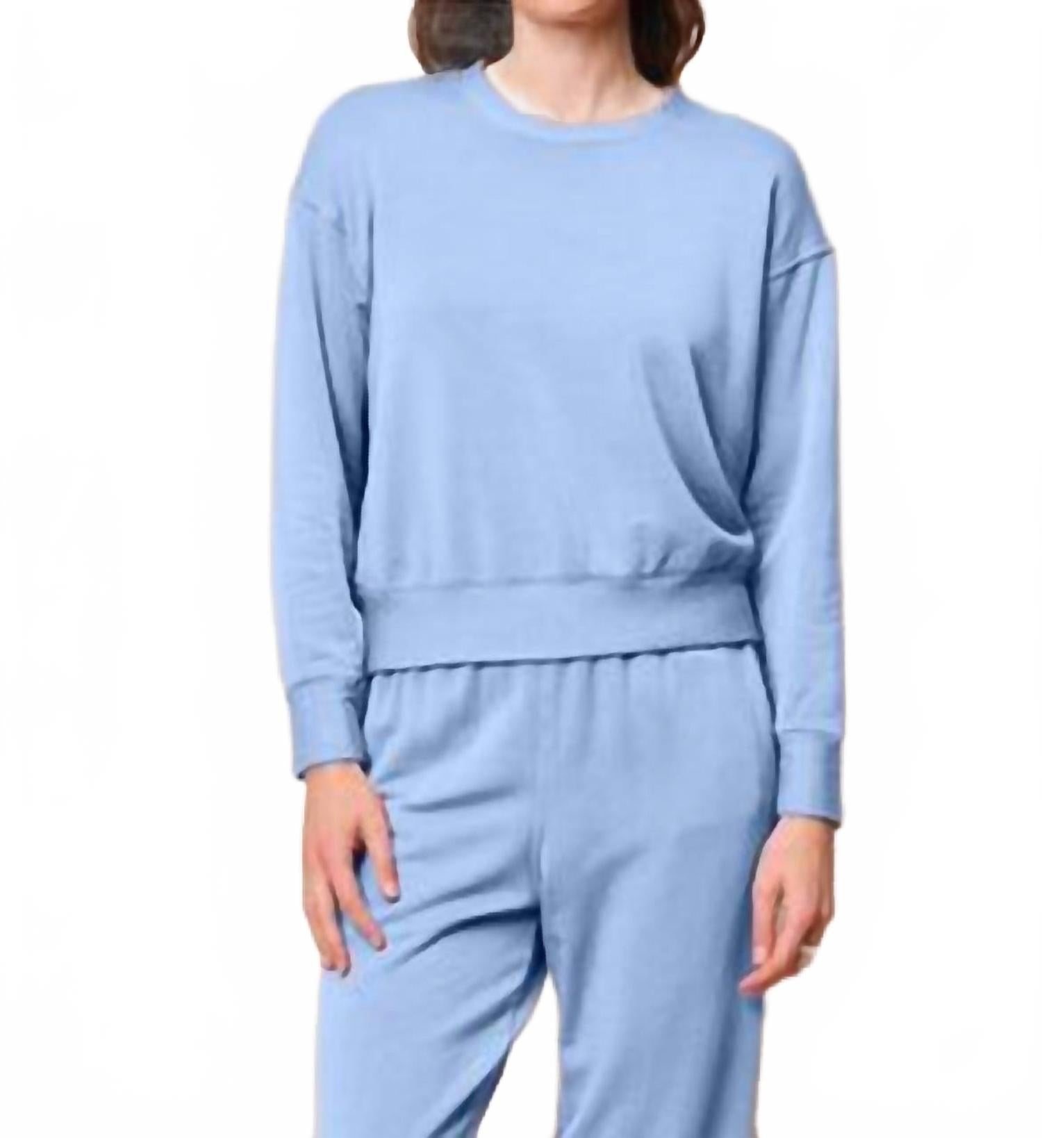 Женский свитшот с регланными рукавами и боковыми разрезами в летнем небе Stateside, Summer Sky
Женский свитшот с регланными рукавами и боковыми разрезами в летнем небе Stateside, Summer Sky