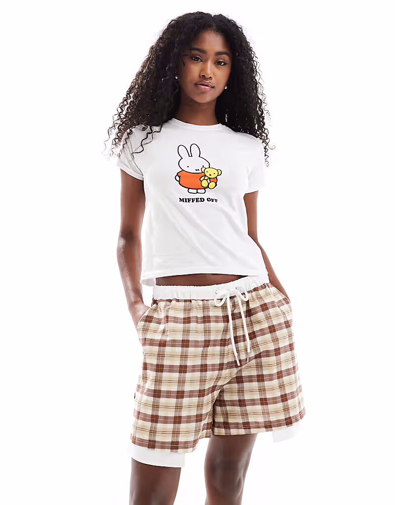 Шорты ASOS DESIGN с контрастным поясом в клетку
Шорты ASOS DESIGN с контрастным поясом в клетку