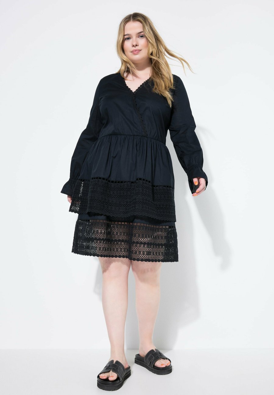 Платье Studio Untold TAILLIERT VOLANTS, Black
Платье Studio Untold TAILLIERT VOLANTS, Black