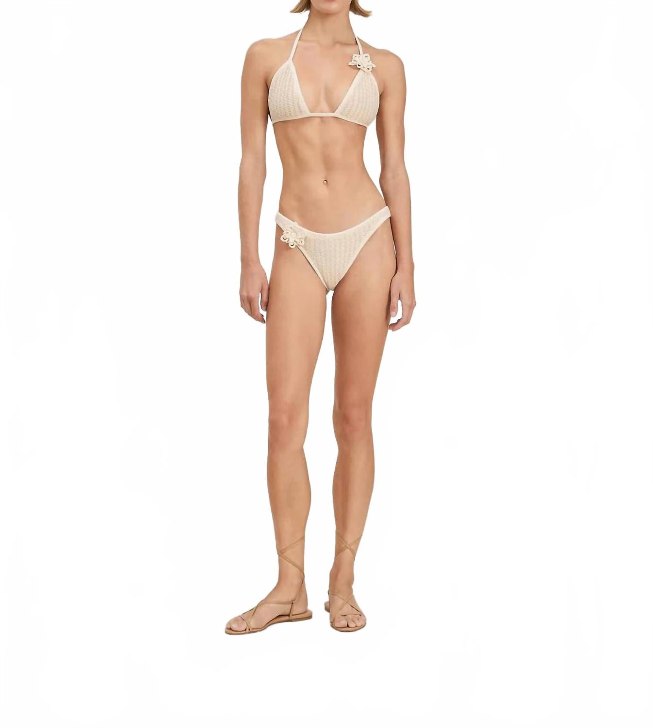 Треугольный топ бикини Nash в цвете овсяное молоко Devon Windsor, Oat Milk
Треугольный топ бикини Nash в цвете овсяное молоко Devon Windsor, Oat Milk