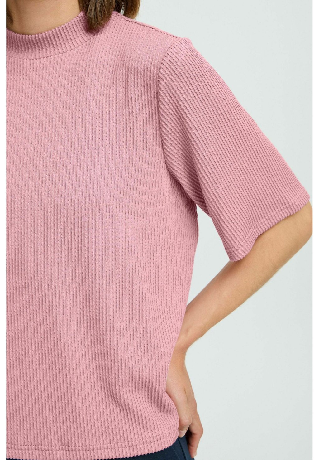 Базовая футболка PESINA b.young, светло-розовый 
Базовая футболка PESINA b.young, светло-розовый