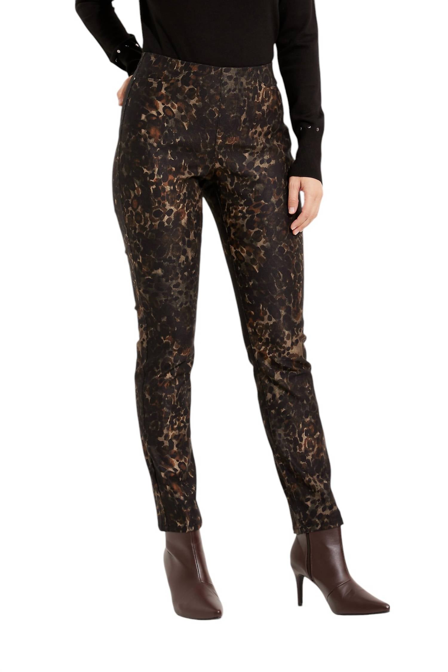 Классические узкие брюки с леопардовым принтом в коричнево-черном цвете Joseph Ribkoff
Классические узкие брюки с леопардовым принтом в коричнево-черном цвете Joseph Ribkoff