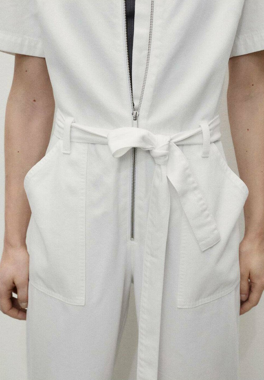 Комбинезон NORMA Mango, белый
Комбинезон NORMA Mango, белый