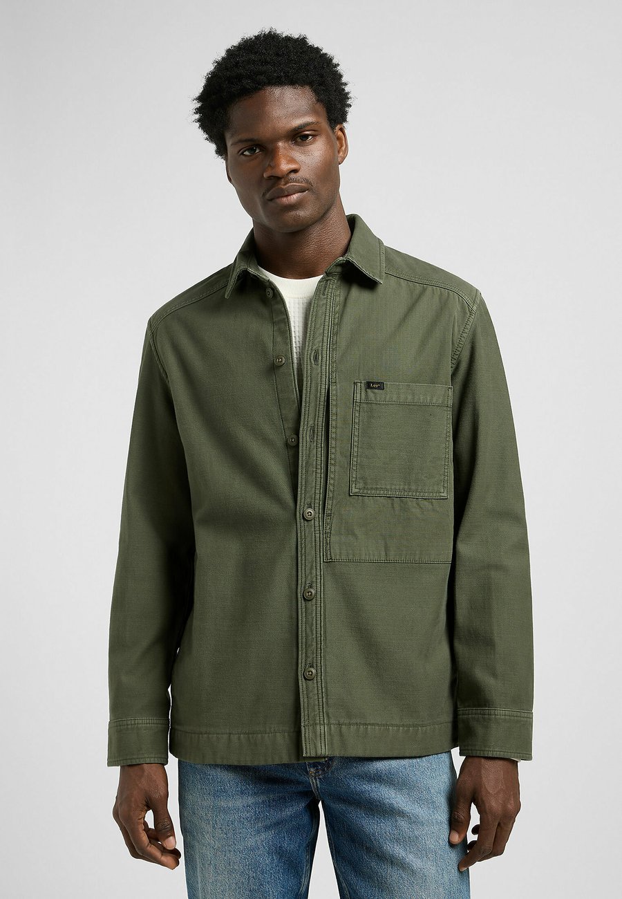 Куртка Lee LONG SLEEVE PANELED RELAXED FIT, Oak Moss/Dark Green
Куртка Lee LONG SLEEVE PANELED RELAXED FIT, Oak Moss/Dark Green