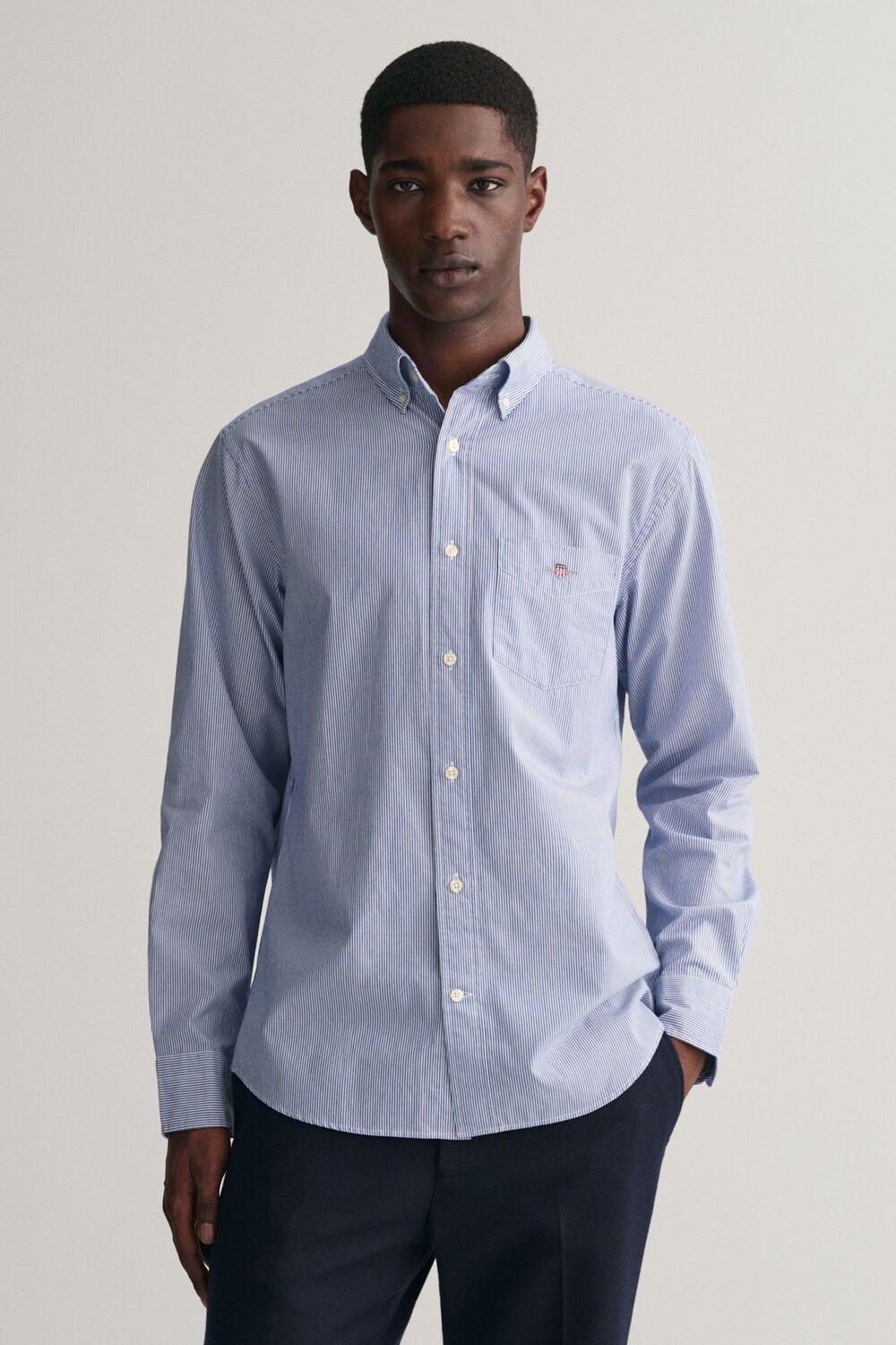 Приталенная рубашка из поплина прямого кроя Gant, синий
Приталенная рубашка из поплина прямого кроя Gant, синий