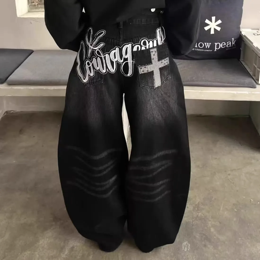 Унисекс винтажные джинсы wide leg с принтом cross print в стиле готик grhaat
Унисекс винтажные джинсы wide leg с принтом cross print в стиле готик grhaat