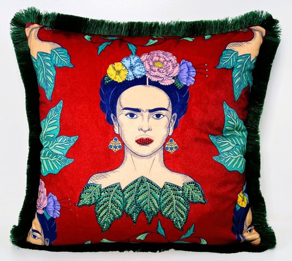 Роскошная декоративная подушка Frida Kahlo от Casa Padrino со стразами красного/красочного цвета Frida Kahlo by Casa Padrino
Роскошная декоративная подушка Frida Kahlo от Casa Padrino со стразами красного/красочного цвета Frida Kahlo by Casa Padrino