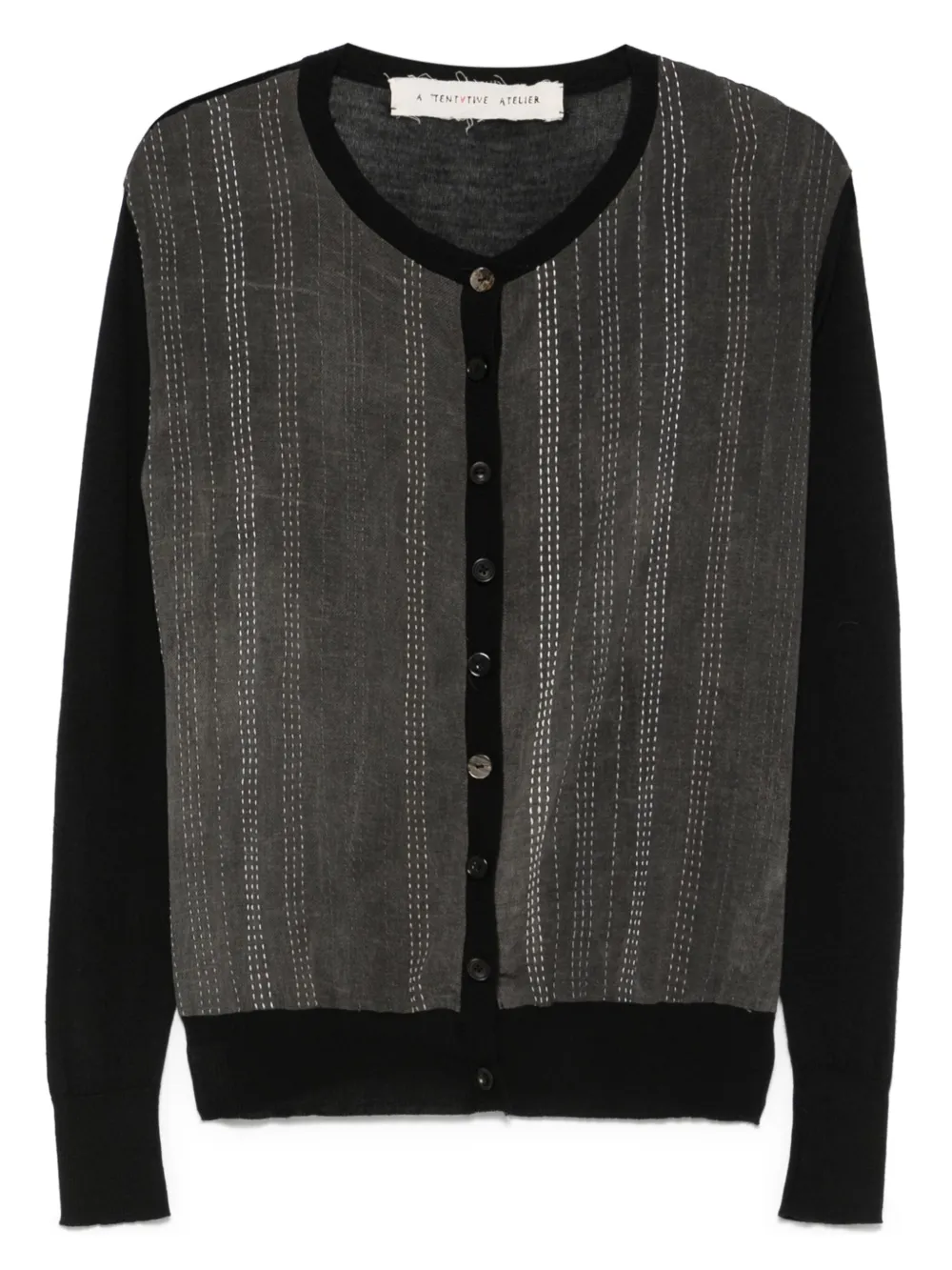 Кардиган на пуговицах A Tentative Atelier, серый
Кардиган на пуговицах A Tentative Atelier, серый