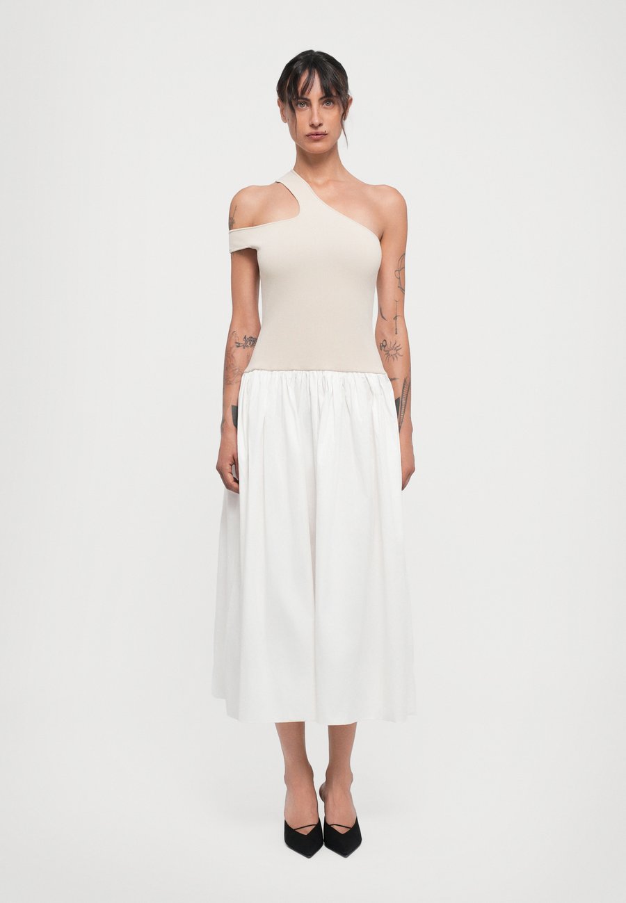 Платье Et Ochs TORI DRESS, Wheat/Optic White/White
Платье Et Ochs TORI DRESS, Wheat/Optic White/White