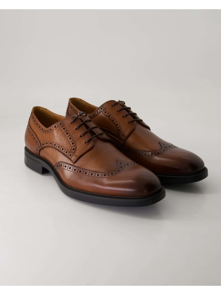 Daniel Kenneth Классические туфли на шнуровке коричневого цвета
Daniel Kenneth Классические туфли на шнуровке коричневого цвета