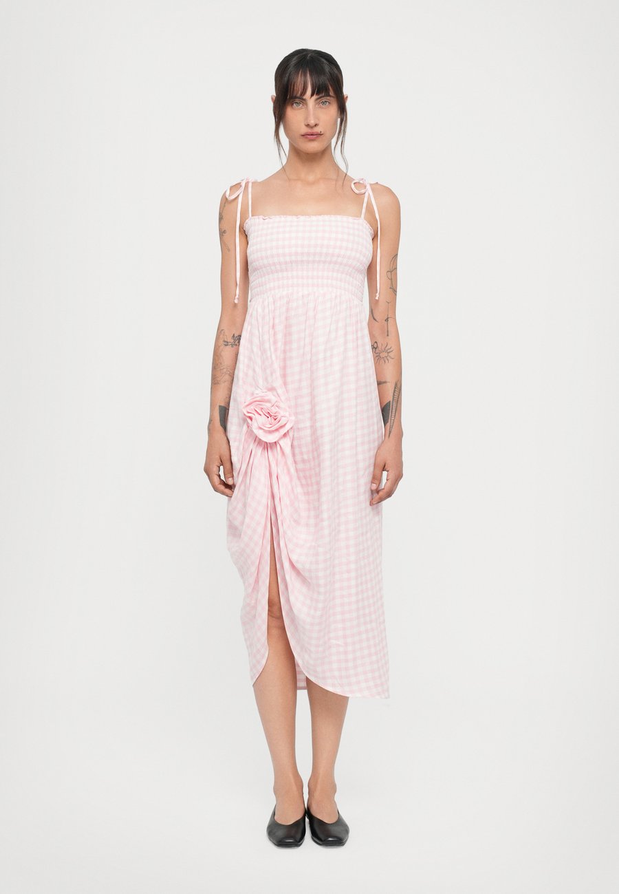 Платье Sleeper ATLANTA , Pink Vichy/Light Pink
Платье Sleeper ATLANTA , Pink Vichy/Light Pink