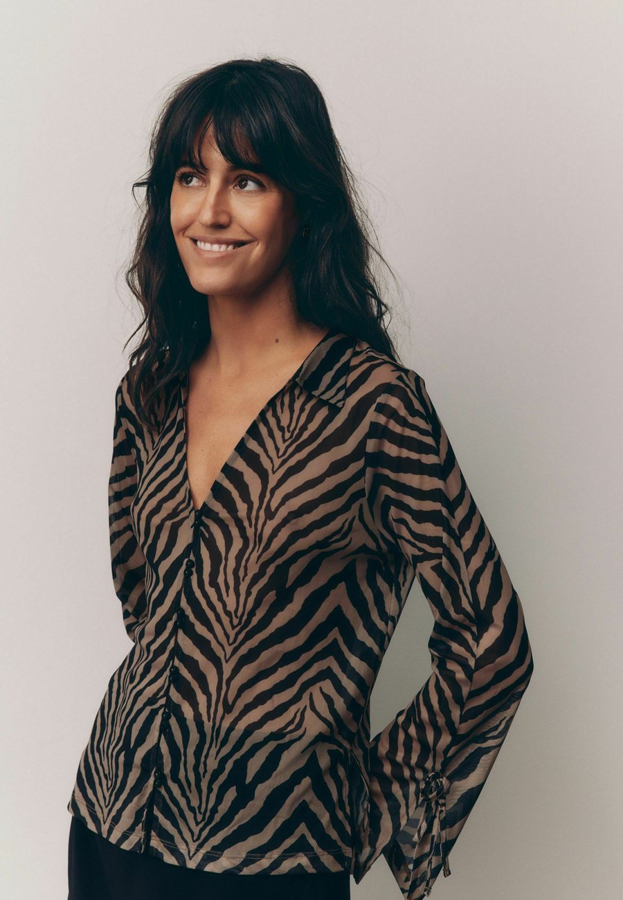 Блуза Next REGULAR FIT LONG SLEEVE, Zebra/Beige
Блуза Next REGULAR FIT LONG SLEEVE, Zebra/Beige