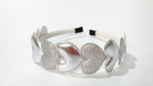 Ободок с сердечками - серебро Hedo
Ободок с сердечками - серебро Hedo