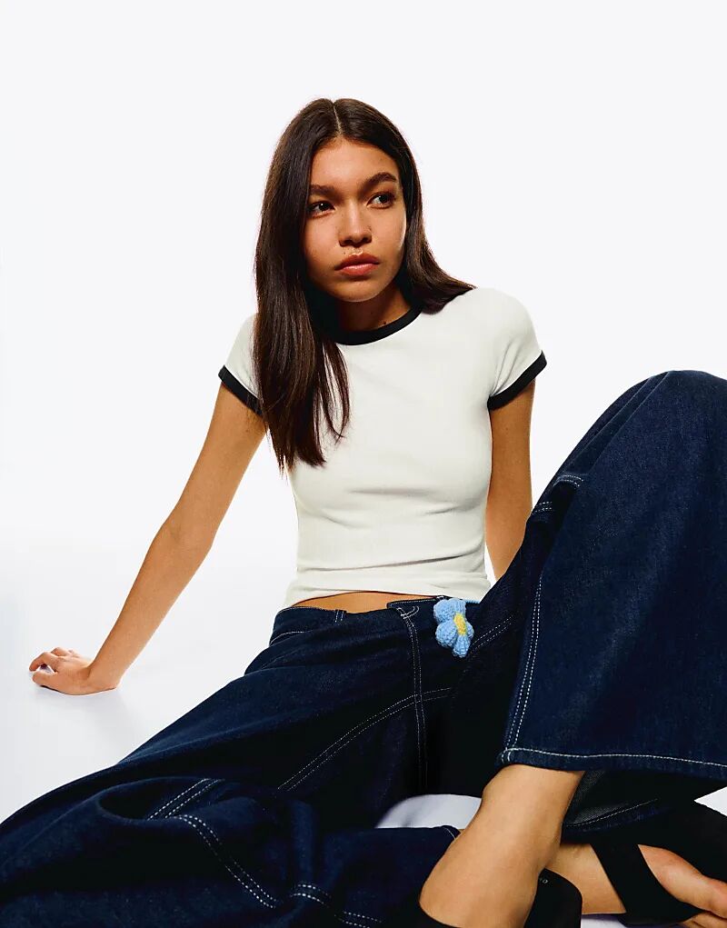 Футболка Bershka с короткими рукавами контрастного цвета белого цвета
Футболка Bershka с короткими рукавами контрастного цвета белого цвета