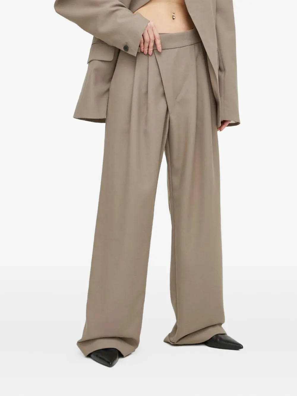 Брюки с карманами и складками Won Hundred, коричневый
Брюки с карманами и складками Won Hundred, коричневый