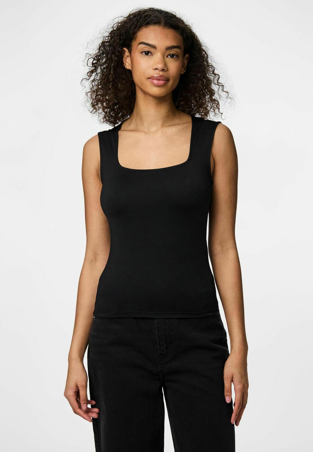 Топ PCFYLLA Pieces, черный
Топ PCFYLLA Pieces, черный