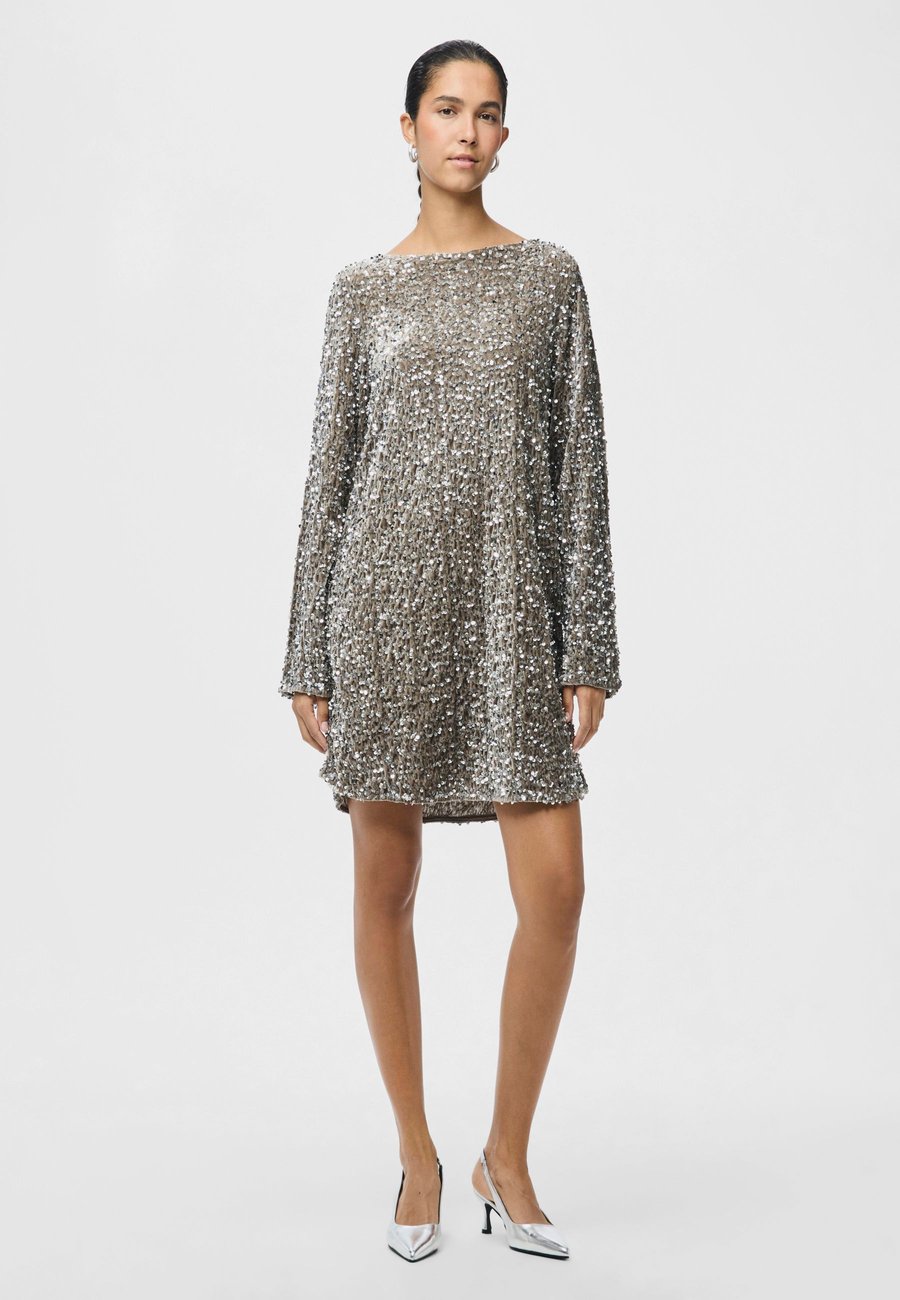 Платье Pieces PCKAM DEEP BACK BOW DRESS, Morel/Silver/Grey
Платье Pieces PCKAM DEEP BACK BOW DRESS, Morel/Silver/Grey
