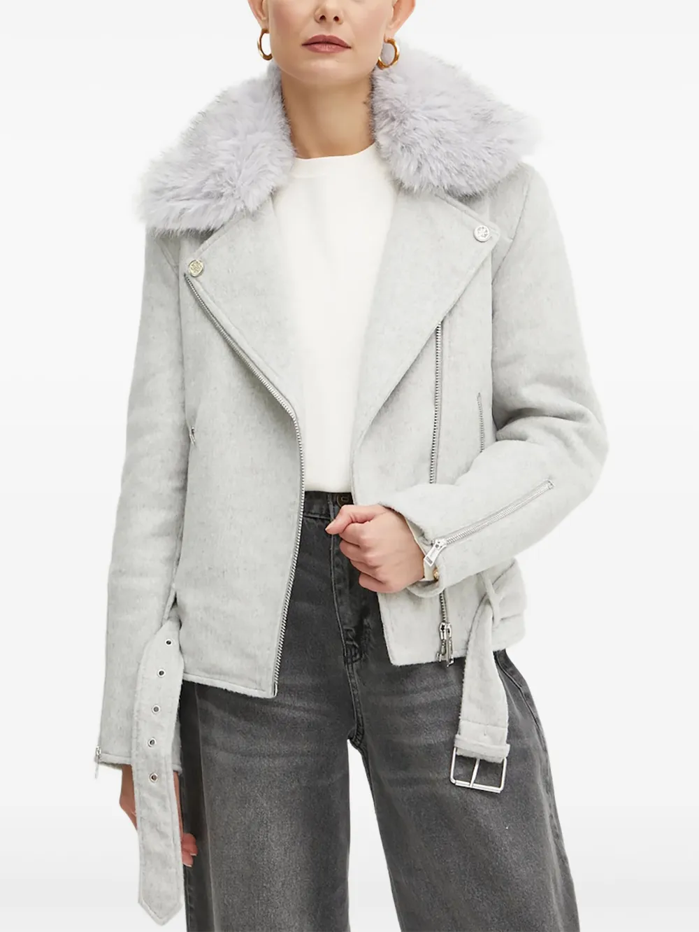 Шуба из искусственного меха с поясом GUESS USA, серый
Шуба из искусственного меха с поясом GUESS USA, серый