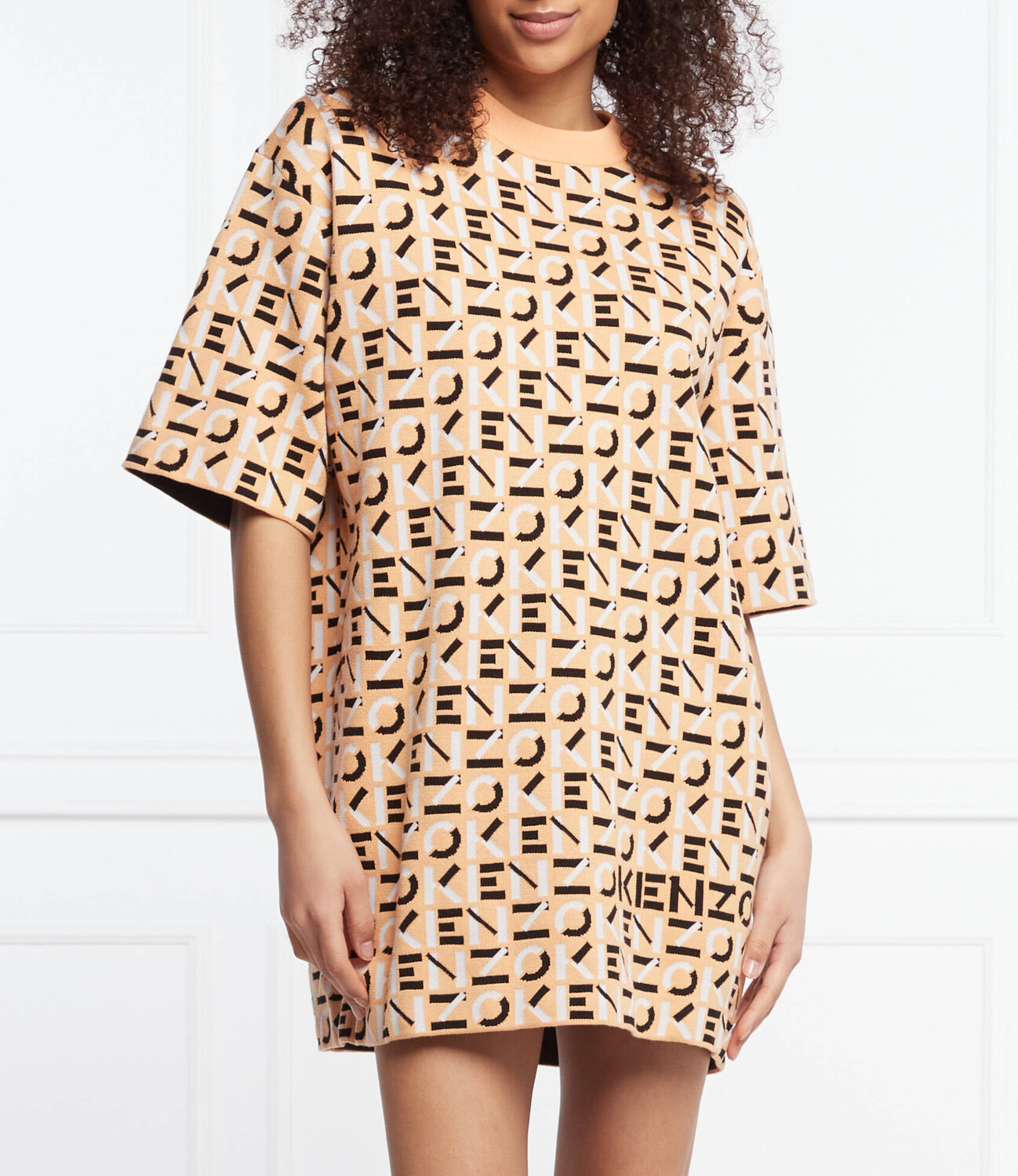 Платье Kenzo, цвет pesca
Платье Kenzo, цвет pesca