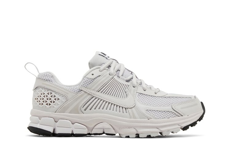 Кроссовки Vomero 5 GS, белый/черный
Кроссовки Vomero 5 GS, белый/черный