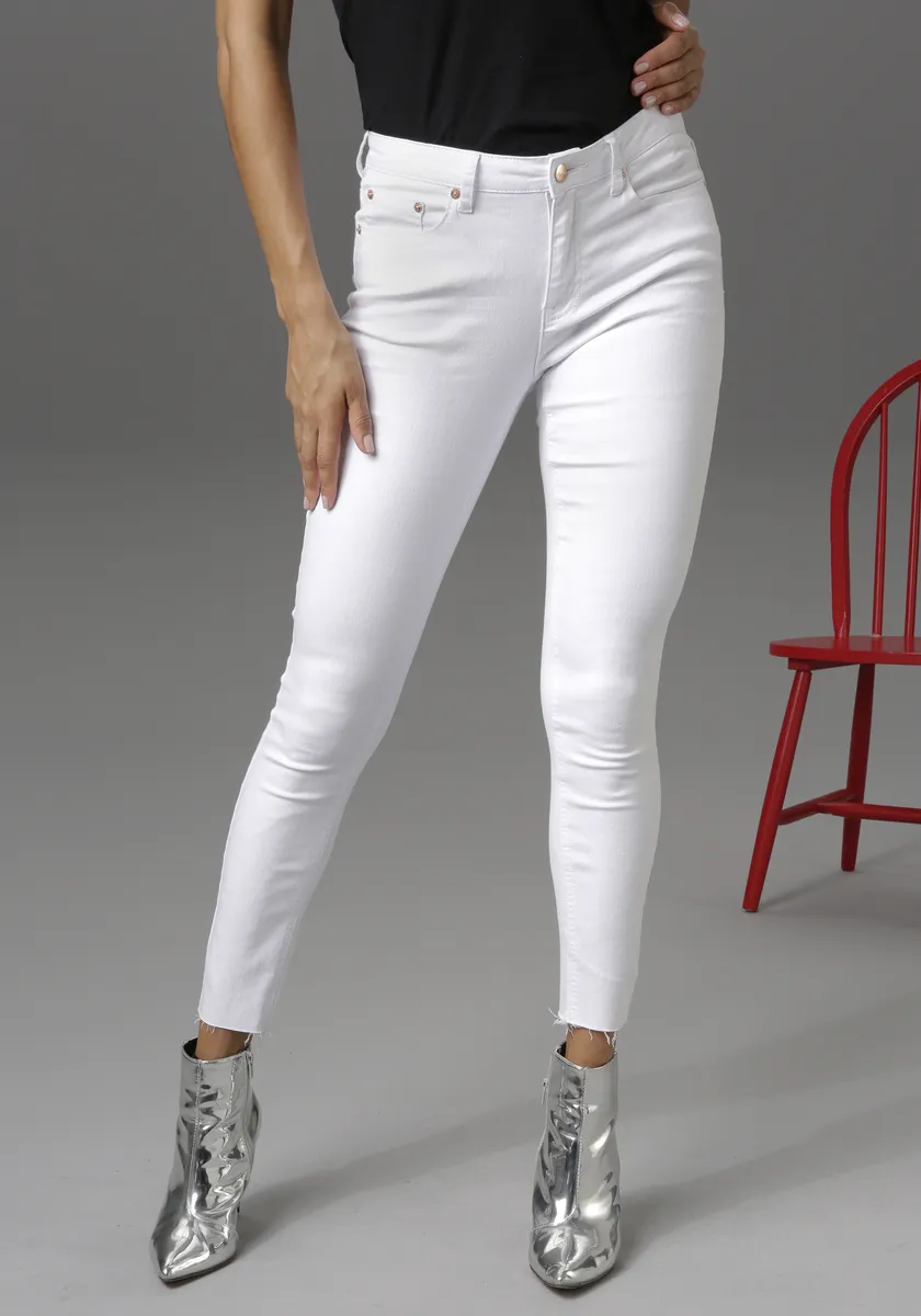 Джинсы Aniston CASUAL скинни, стандартная талия, с потертыми манжетами на штанинах, белый
Джинсы Aniston CASUAL скинни, стандартная талия, с потертыми манжетами на штанинах, белый