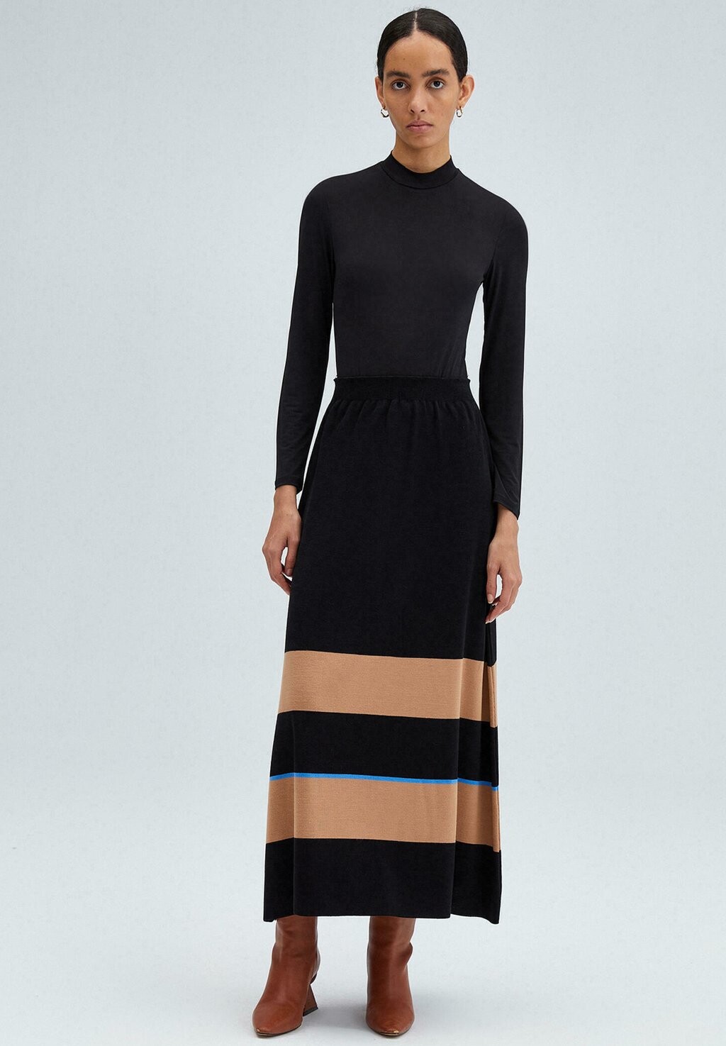 Длинная юбка Striped With Elastic Waist Touché Privé, черный
Длинная юбка Striped With Elastic Waist Touché Privé, черный