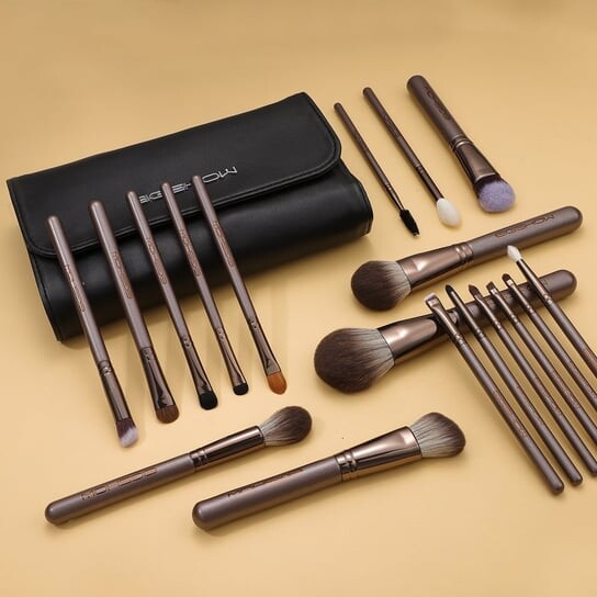 Набор Eigshow Beauty Magician Series из 18 кистей Lucky Coffee
Набор Eigshow Beauty Magician Series из 18 кистей Lucky Coffee