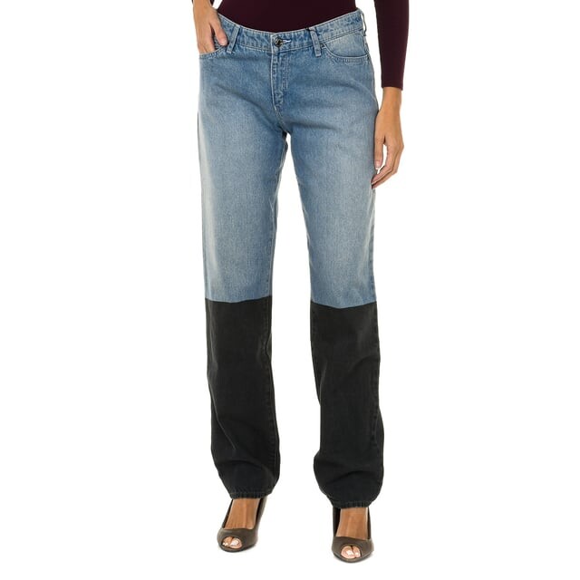 Длинные джинсовые брюки прямого кроя 6y5j15 5dwsz женщина Armani, синий
Длинные джинсовые брюки прямого кроя 6y5j15 5dwsz женщина Armani, синий