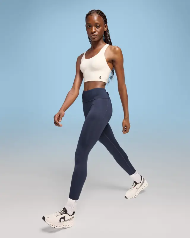 Активный бюстгальтер удлиненный On-Running, белый
Активный бюстгальтер удлиненный On-Running, белый