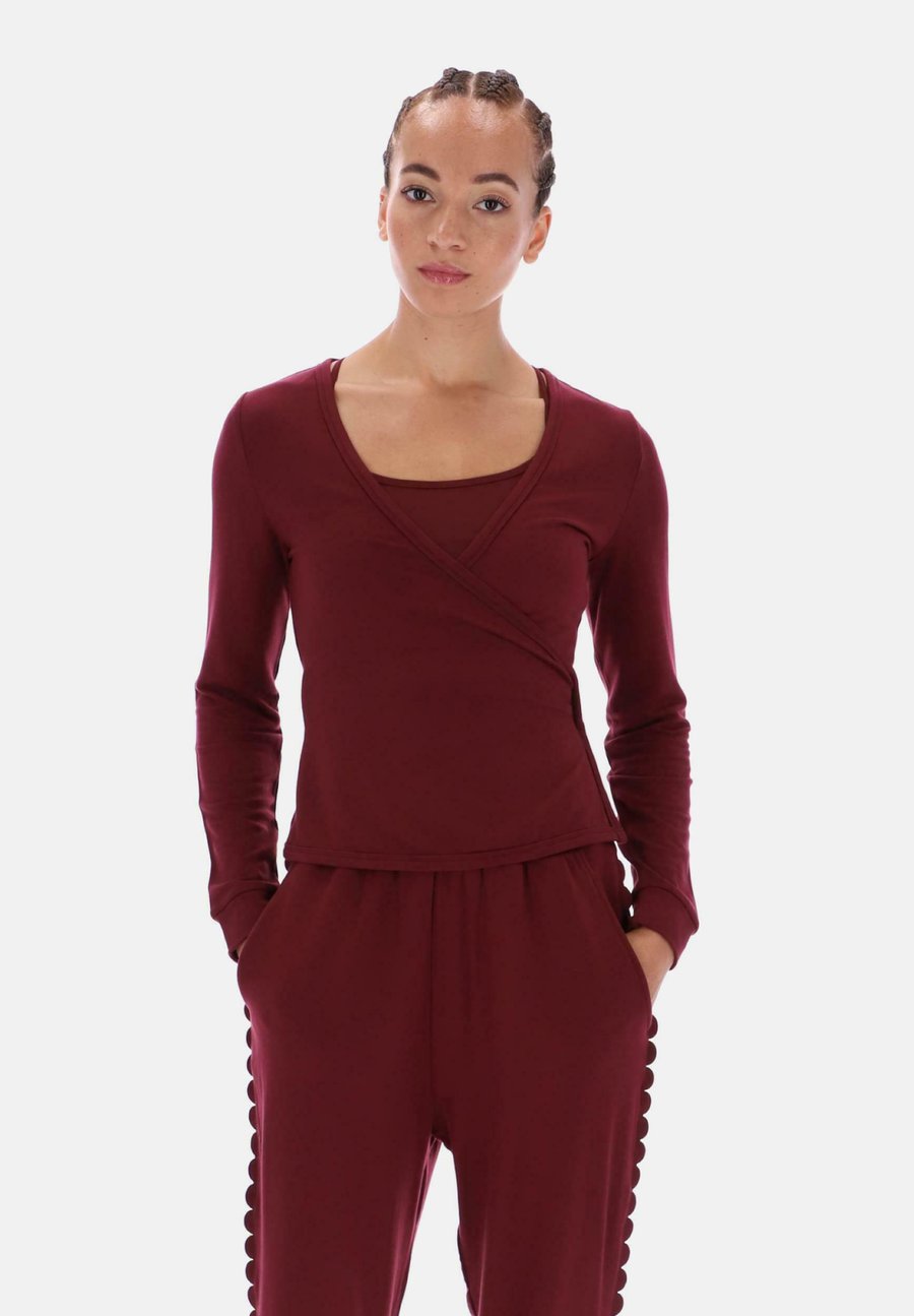 Кардиган Ted Baker BOW WRAPUP, Tawny Port/Bordeaux
Кардиган Ted Baker BOW WRAPUP, Tawny Port/Bordeaux