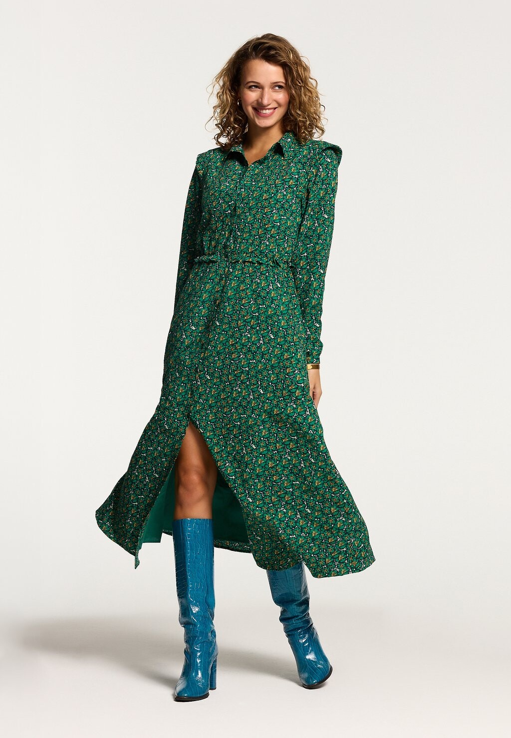 Платье-рубашка Calama Shiwi, цвет rain green flower
Платье-рубашка Calama Shiwi, цвет rain green flower