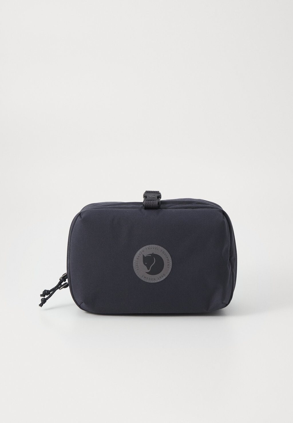 Спортивная сумка FÄRDEN NECESSITY BAG UNISEX Fjällräven, черный
Спортивная сумка FÄRDEN NECESSITY BAG UNISEX Fjällräven, черный