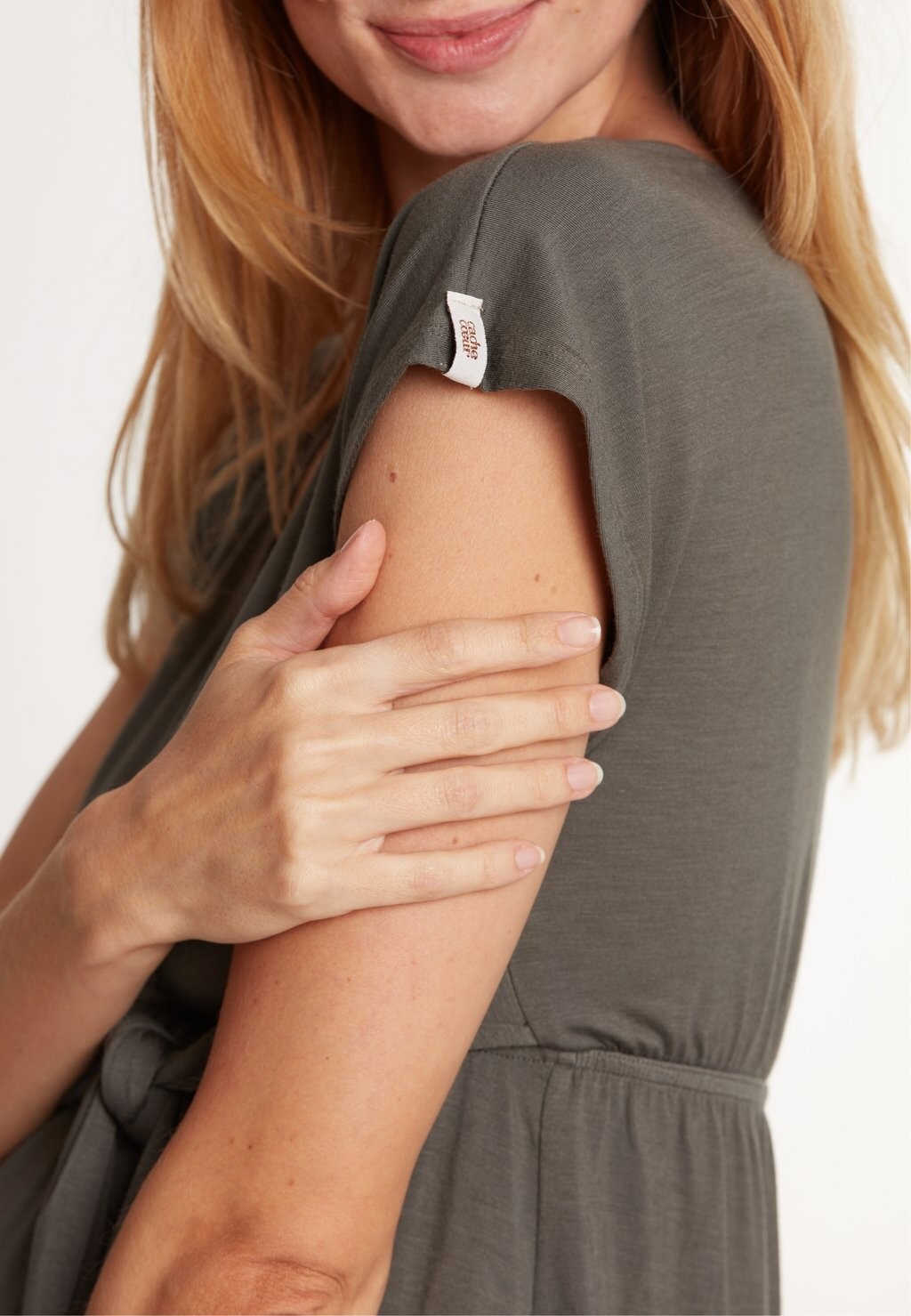 Футболка с принтом MATERNITY AND NURSING ORIGIN Cache Coeur, оливковый 
Футболка с принтом MATERNITY AND NURSING ORIGIN Cache Coeur, оливковый