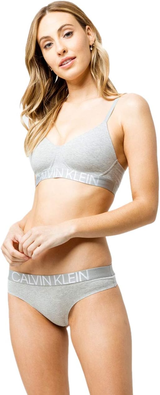 Женские стринги Calvin Klein Statement 1981, Grey Heather
Женские стринги Calvin Klein Statement 1981, Grey Heather