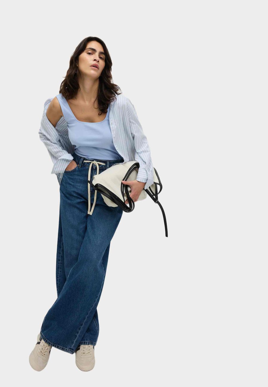 Топ Marks & Spencer SQUARE NECK , Blue
Топ Marks & Spencer SQUARE NECK , Blue