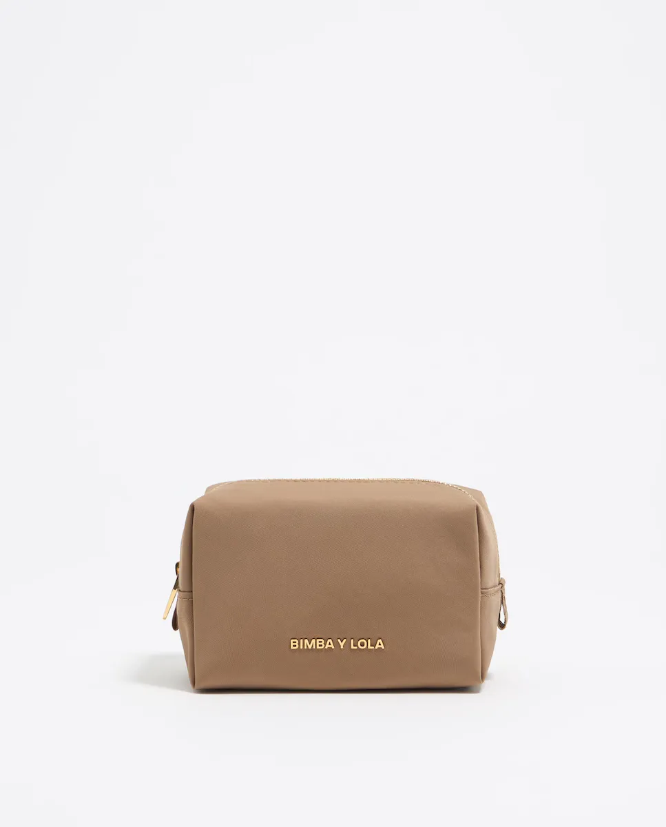 Маленькая нейлоновая женская косметичка Bimba y Lola, коричневый
Маленькая нейлоновая женская косметичка Bimba y Lola, коричневый