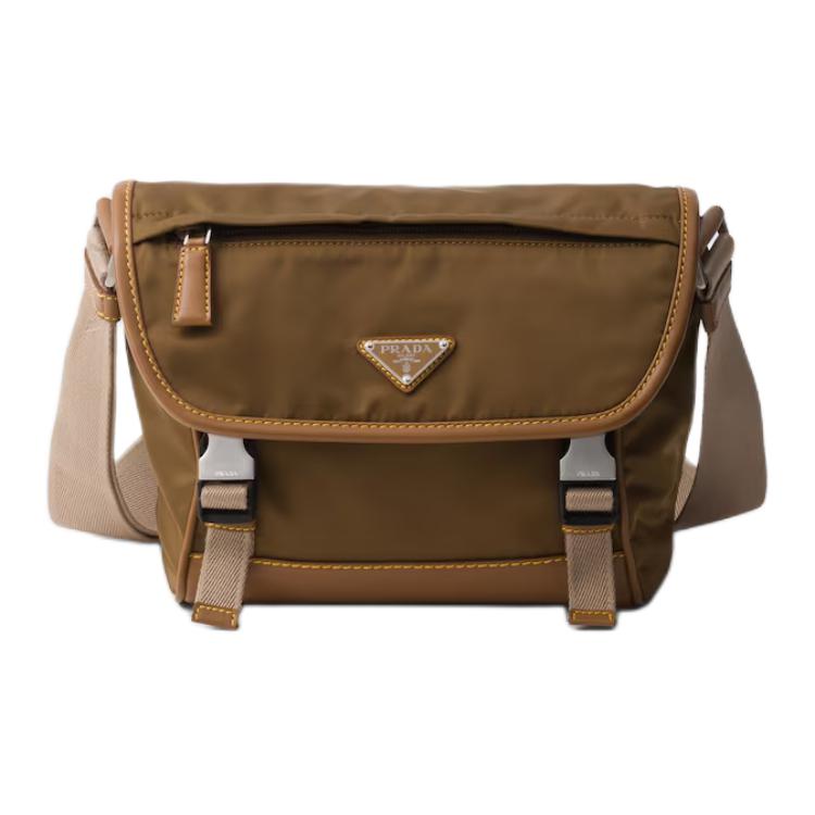 Переработанный нейлон с кожаной сумкой через плечо, мужская наплечная сумка пробковый бежелый PRADA
Переработанный нейлон с кожаной сумкой через плечо, мужская наплечная сумка пробковый бежелый PRADA