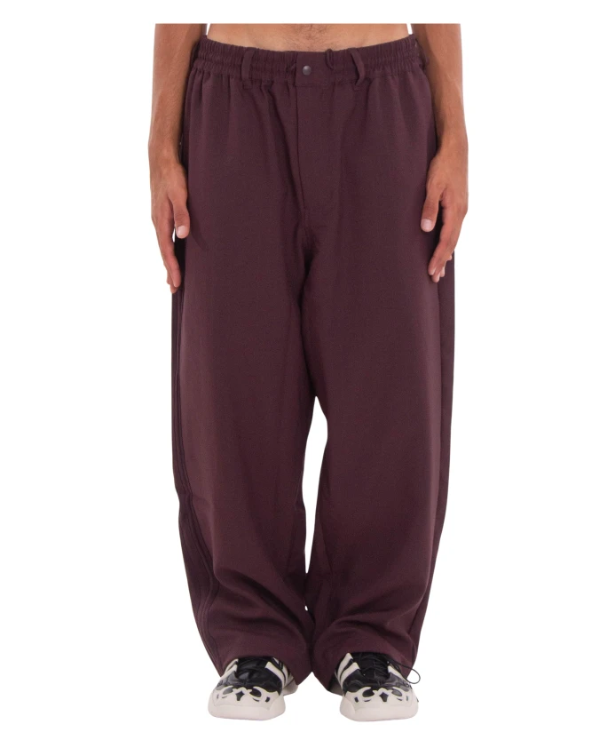 Спортивная форма, брюки в тональную полоску Y-3, красный
Спортивная форма, брюки в тональную полоску Y-3, красный