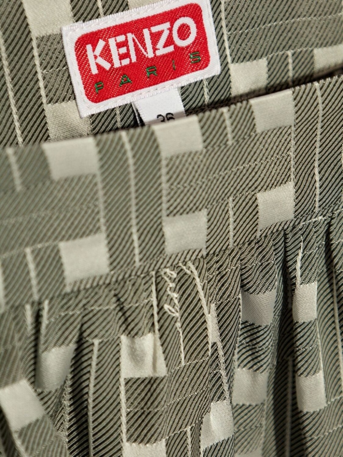 Kenzo мини-юбка с клетчатым принтом, серый
Kenzo мини-юбка с клетчатым принтом, серый