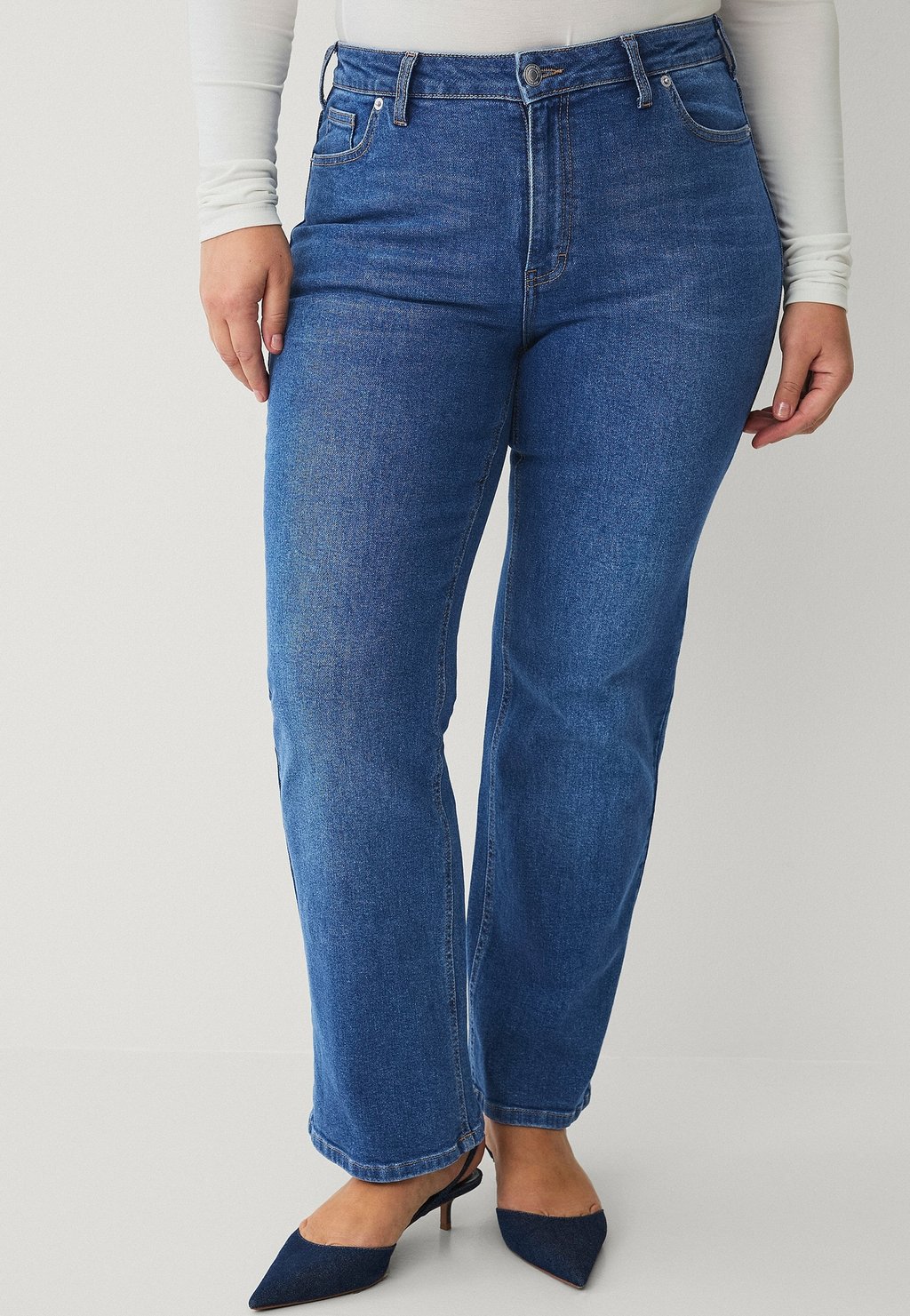 Джинсы прямого кроя Ellos Plus collection, синий
Джинсы прямого кроя Ellos Plus collection, синий