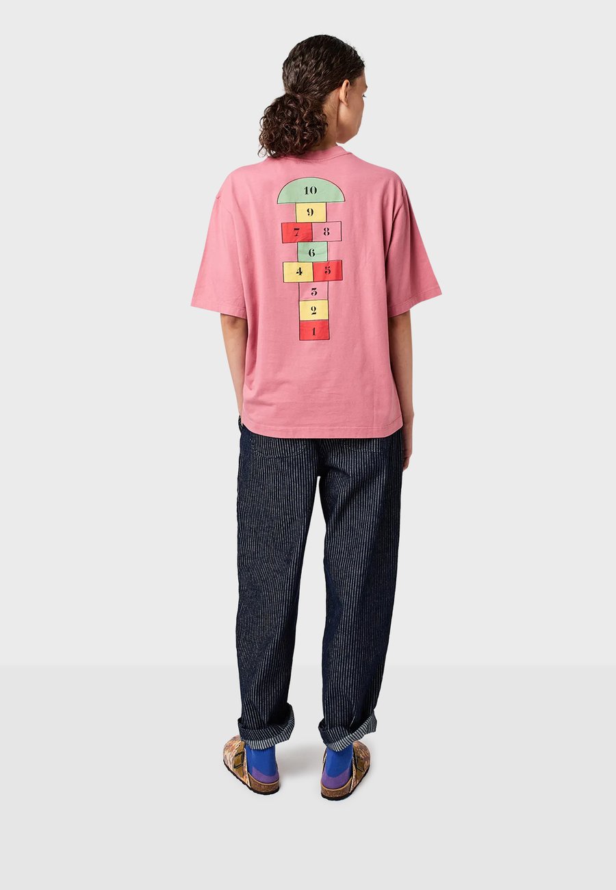 Футболка Bobo Choses HOPSCOTCH, Light Pink
Футболка Bobo Choses HOPSCOTCH, Light Pink