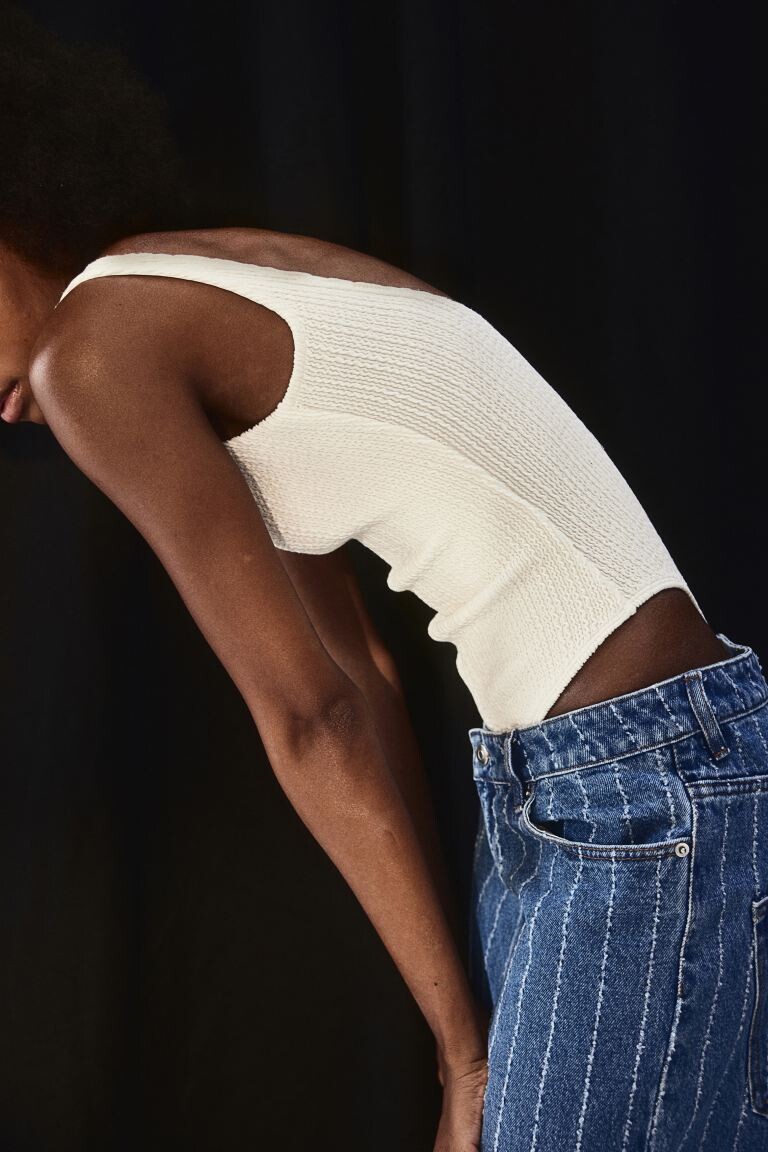 Боди-Стринги со структурой H&M, бежевый 
Боди-Стринги со структурой H&M, бежевый