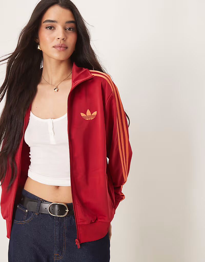 Свободный спортивный топ Adidas Originals Firebird в красном и оранжевом цветах
Свободный спортивный топ Adidas Originals Firebird в красном и оранжевом цветах