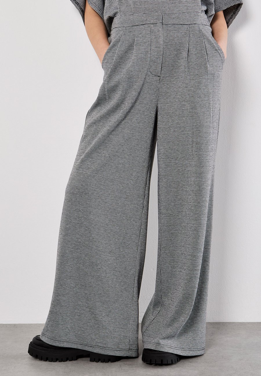 Брюки Apricot WIDE LEG DOGTOOTH, Black
Брюки Apricot WIDE LEG DOGTOOTH, Black