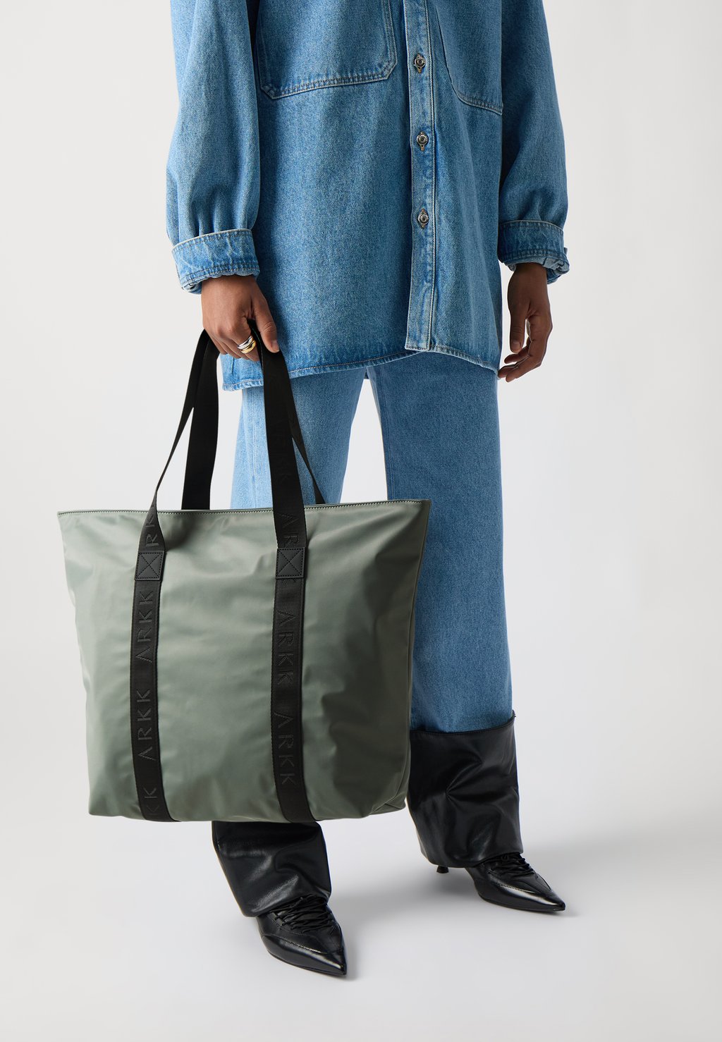 Сумка-тоут UNISEX ARKK Copenhagen, зеленый
Сумка-тоут UNISEX ARKK Copenhagen, зеленый